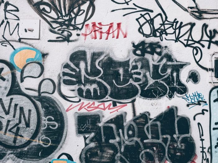 Warszawas Graffiti på alla språk